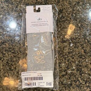 Alo Yoga Unisex Scrunch Socks - Gray